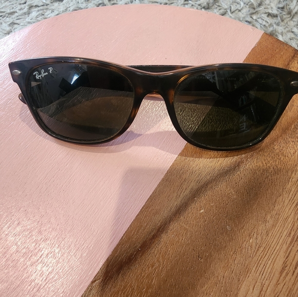 Ray Ban New Wayfarer Polarized - Picture 2 of 3